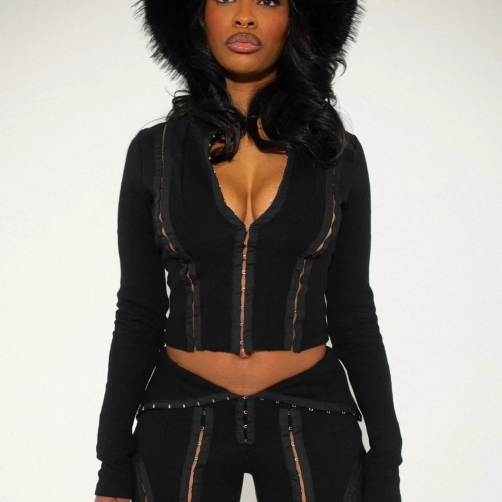 CM STUDIOS Lee Top ONLY